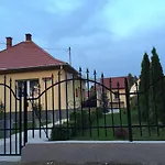 Milán
